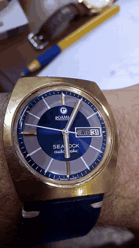 السلام عليكم..رومر اوتو ونصب.. سويسري..قطر 37 ×39.. السعر 250 الف..واتس ***********  تغليف ذهب..
