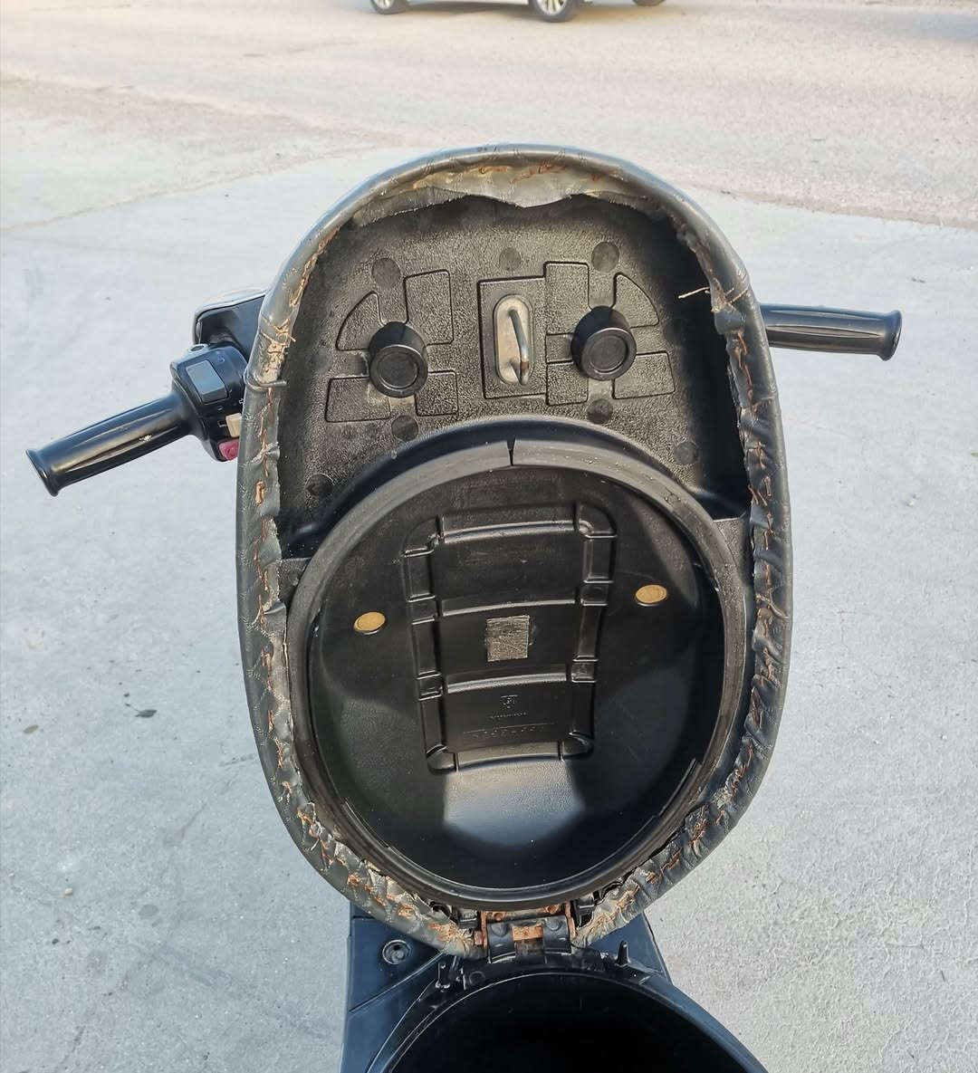 دراجة جوك عصفوري ياباني للبيع..
مكينة ناعمة او صافية شغاله نكره سلف او هندر نهضه او تسارع حلوة اكسل مابي صوت صالنصة بلادية بريكات اماميه او خلفيه شاصي نظيف  ستانة عالية او جانبية كهربائيات كلهه شغاله جوزة بلادية قفل الجنطة شغال كفرات بلادية او نضيفة  سعرهه ٣٢٥ بيهه مجال مكاني بابل المسيب ***********.
