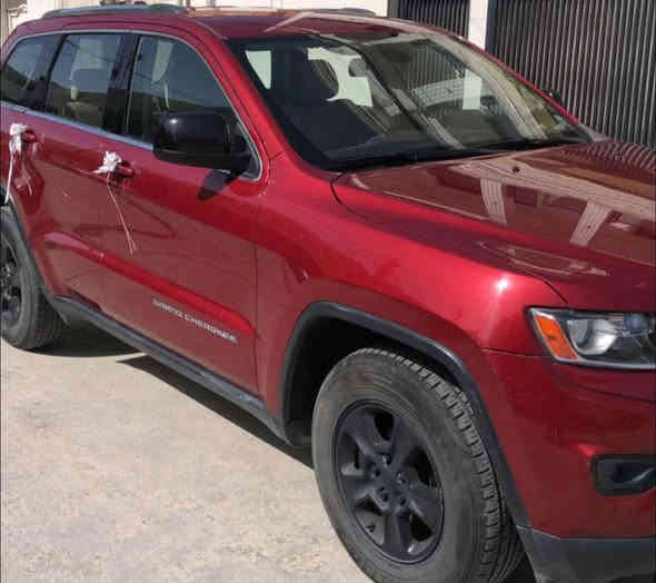 ئۆتۆمبێل: jeep grand chiroke larido 2014

 ناو زەرد 110 هه زار ميل حەقيقى رؤشتييه 
هه مو جامەكانى كامل دەبله واته دژه شكان

ســــعر $ یەک کۆمێنـت بکە راســـتەوخۆ بــۆ دێـــت🟢

زؤر خاويينه به كلن داخيل بووه 
بستێک  جاملغى سايەق سبوغه 
له گه ل  دوو ساردى بجوك 
په ره شوتەكانيشى هەمووی به شەرته 
بێ كيشەيه دەبڵ ئەكسله ٦ پستنه
وه او سه ياره كامل سيرفزه ماندى نييه
سپيريشى دانەبەزیووە
گيڕ و مەكينەشى به شەرته
شاشەشم كامل به قاعيده لؤ گؤرييه 
به س شاشه و قاعيده ى باى 300$
يانى به عام او سه ياره هه مو شتى بە شەرتە
سه يارەكه به كلين داخيل بووه تەقە و رەقەی به شەرته

ژمارەی خاوەن سەیارە👈: ***********
