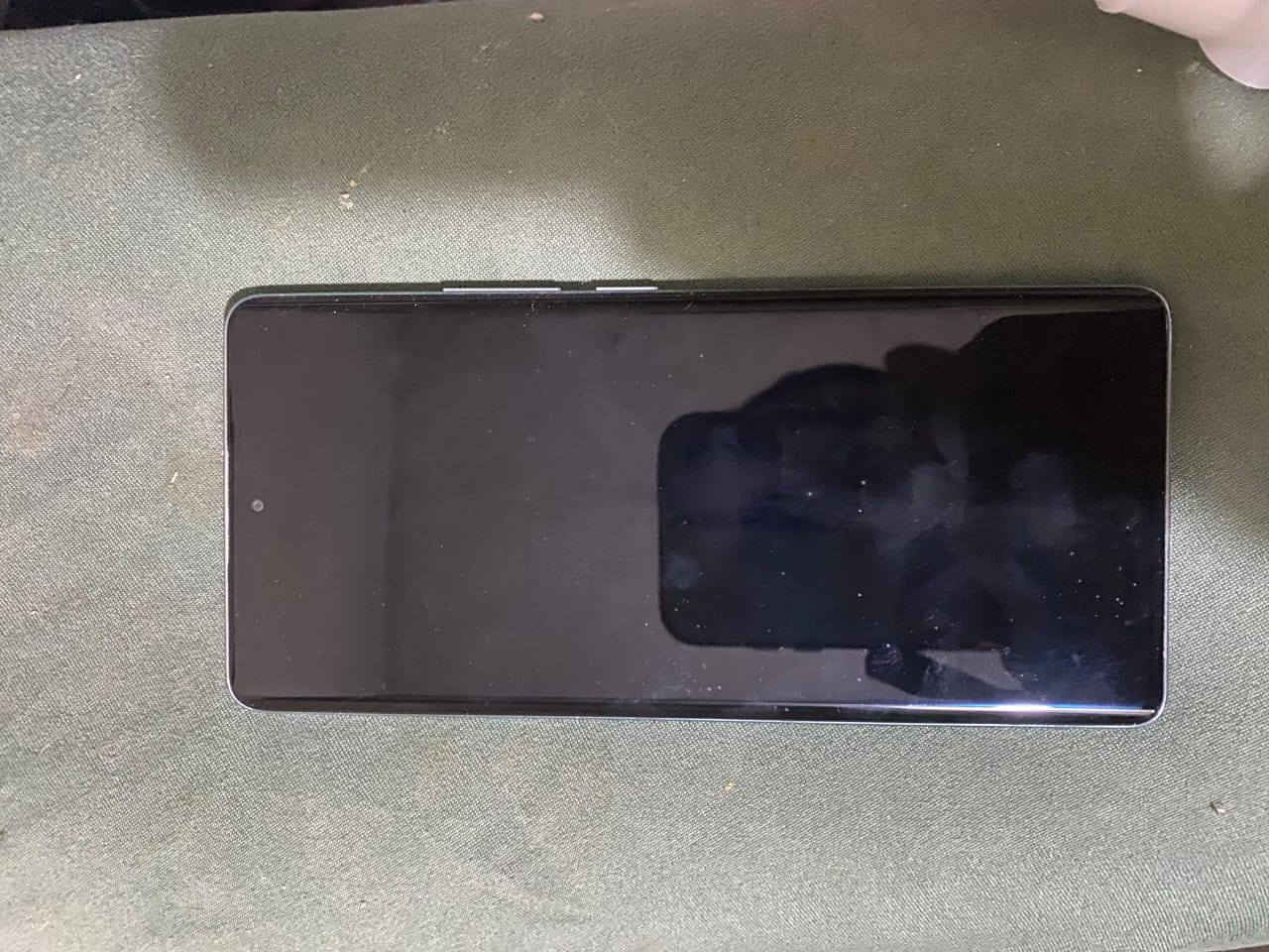 جهاز ريدمي نوت 14 برو ذاكره 256 بصمه مدمجه بالشاشه شاشه منحنيه بطاريه نسيته 99 بعده بحيله
وهذه بالباب الخلفي مو شخوط هاي ماده مال لاصقه تمنسح بثنر وتروح جهاز وياه كارتونه سعره 260 وبي مجال حك الجيه 
جهاز ريدمي نوت 14 برو ذاكره 256 بصمه مدمجه بالشاشه شاشه منحنيه بطاريه نسيته 99 بعده بحيله


**إذا كنت صاحب هذا الإعلان وتريد حذفه لأي سبب، رجاءا أرسل رسالة إلى الدعم الفني**