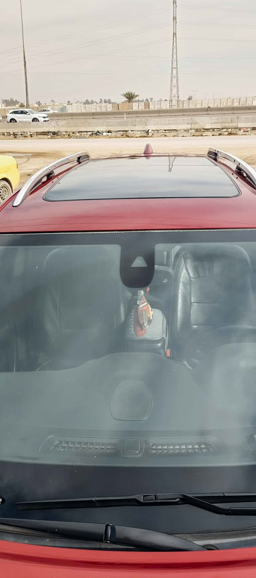 الـسـلام عليكم                     جمسي تيران ٢٠٢٠ محرك ٢٠٠٠ تيربو دينالي أعلى مواصفات للبيع جوة  سعرها بالسوك لغرض البناء السعر (١٦٥) بجم كبس حادث خلفي الجنطة السيارة دفع رباعي محرك اقتصادي ، شاشة لمس كبيرة، مقاعد جلدية مع تدفئة وتبريد،بالكشنات فتحة بانوراما، رادار للسلامة، تشغيل عن بعد، (٤) كاميرات 360 درجة،دوارة ونظام صوتي Bose، بالإضافة إلى تجهيزات الدينالي المميزة مثل العجلات الأكبر حجماً واللمسات النيكل والمواصفات الداخلية الفخمة، مع توفر ميزات الأمان المتقدمة مثل الرادار امامي خلفي و جانبي للسيارات والاشخاص والنقطة العمياء.
القوة: تصل إلى 252 حصان 
ناقل الحركة: أوتوماتيكي 9 سرعات أو الدفع).
الدفع: دفع رباعي (AWD) 
مقاعد جلدية (أسود) مع تدفئة وتبريد وكهرباء.للكشنات
شاشة لمس كبيرة لنظام جي بي إس المعلومات والترفيه مع Apple CarPlay و Android Auto.
تبريد. خلفي وامامي 
تحكم كامل ستيرن
بصمة (تشغيل عن بعد، دخول، ومانع انزلاق). مع( ٥ )بصمات الأبواب والصندوق
إضاءة LED (زنون) وكشافات ضباب.
فتحة سقف بانوراما.
باب خلفي كهربائي نظام شفط 
رادار أمامي (نقطة عمياء، تحذير من الاصطدام). مع هزاز كشن للتنبيه وذاكرة خزن وضع الجلوس السيارة تشغيل عن بعد بالشتاء تشتغل تدفئة مع التشغيل عن بعد وتبريد بالصيف ونظام اصطفاف وقوف ذاتي انطي ضمان كير ومحرك وتبريد 
ماشية ٨٥ الف كيلو حقيقي
السنوية باسمي تريد. تحويل تريد وكالة والسنوية نافذة بعد. سنتين مكاني بغداد الشعب رقمي واتسب *********** الفارس, صلاح الدين
