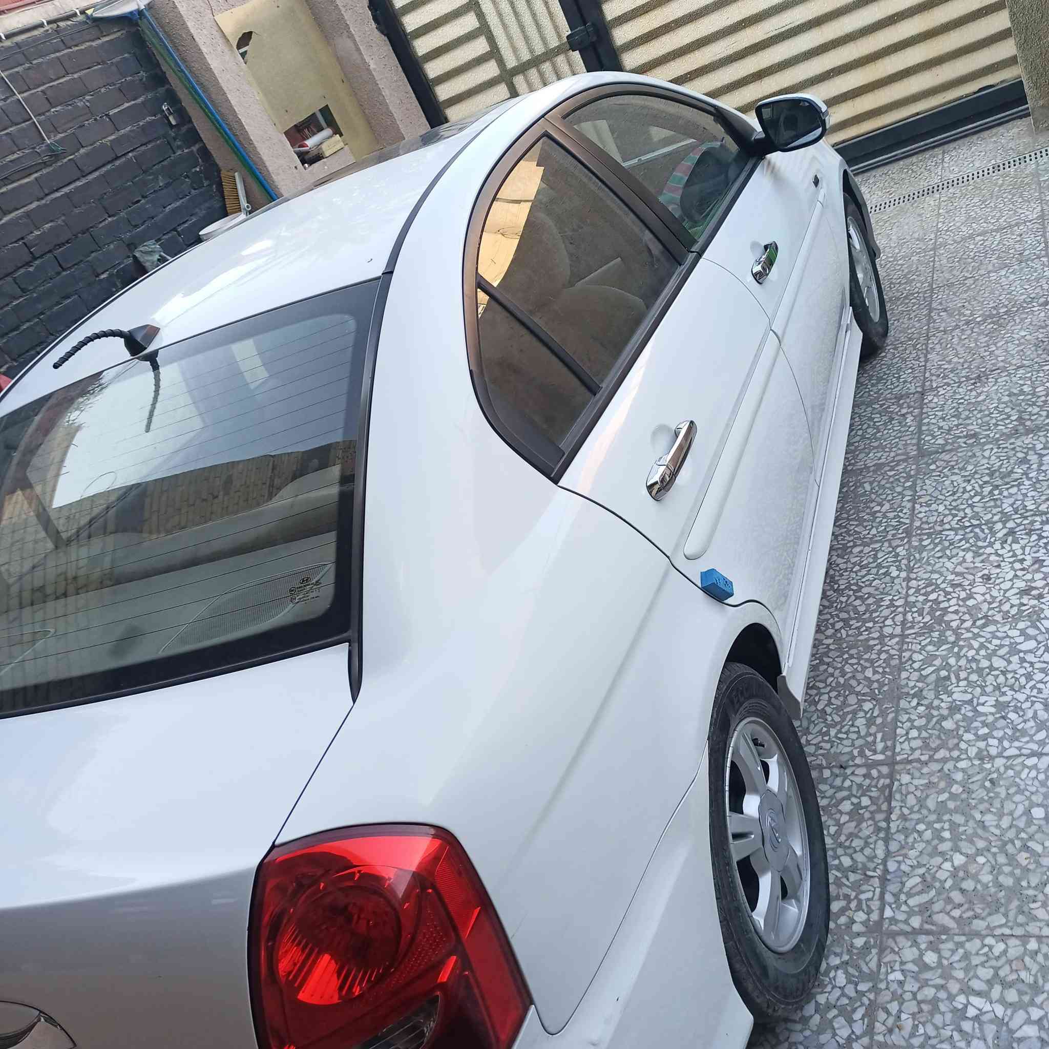 السلام عليكم
أكسنت ٢٠١١ خليجي 
مكينه ١٦٠٠ ماشيه 128 km حقيقي 
شاشه كامره فتحه أشاير بالمري 
السياره مكفوله كير مكينه كله وضع شركه برغي ممفتوح
مابيه اي ضربه ولا صبغ ولا تبديل فقط تكحيل أثر شخوط 
وبيها طخات ( السياره مال بيت ممتعوبه ) 

السعر:98 وبيه مجال 
للأستفسار: ***********
