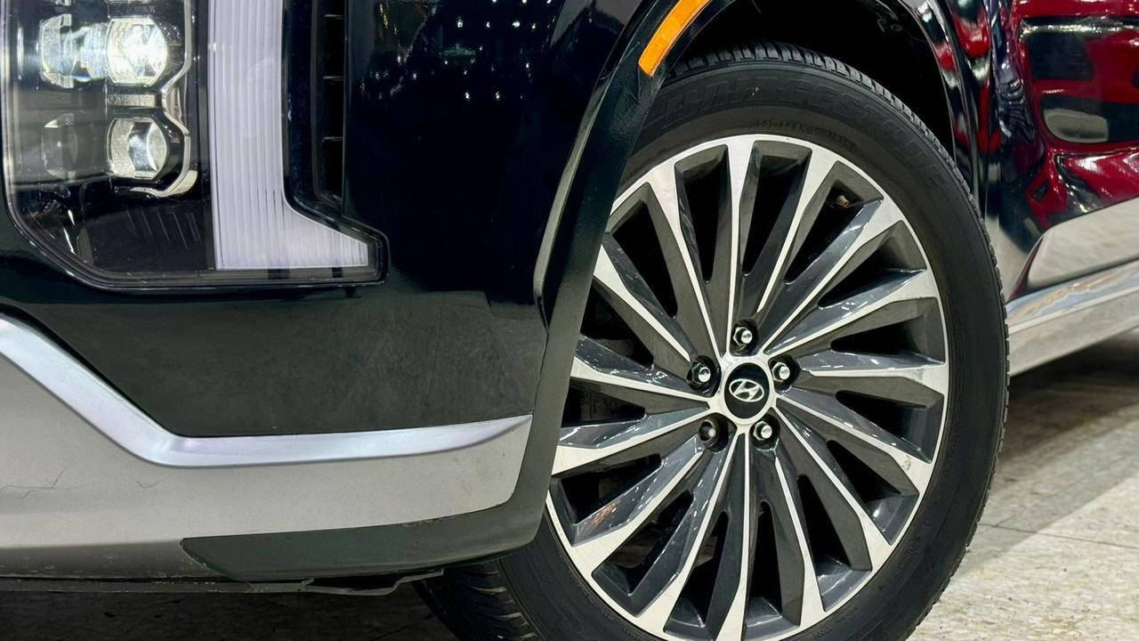 معروض للبيع
بلسايد كالكرافي 2023 اربيل
فول مواصفات للاخير اعلى فئة 
لون مميز زيتوني متغير 
السياره زيرو ماشيه 4 الاف فقط بدون نقص نهائيا 
حادث بابين بدون ايرباك بدون دواخل وشواصي
محرك 6 سلندر 3.8 مكفول من كلشي
مواصفات السياره فتحتين بانوراما 
كراسي جلد وكهرباء وتدفئة وتبريد 
عداد دجتال وانارة داخلية وسستم صوت سماعات 12 سماعه
5 كامرات وردارات 360 درجة 
شاشة اكبر حجم ووضعيات قيادة وتتقدم وترجع بالريمونت 
وبعد بيها هواي مواصفات
السعر 320 ورقة وبيها مجال بسيط للشراي
***********
