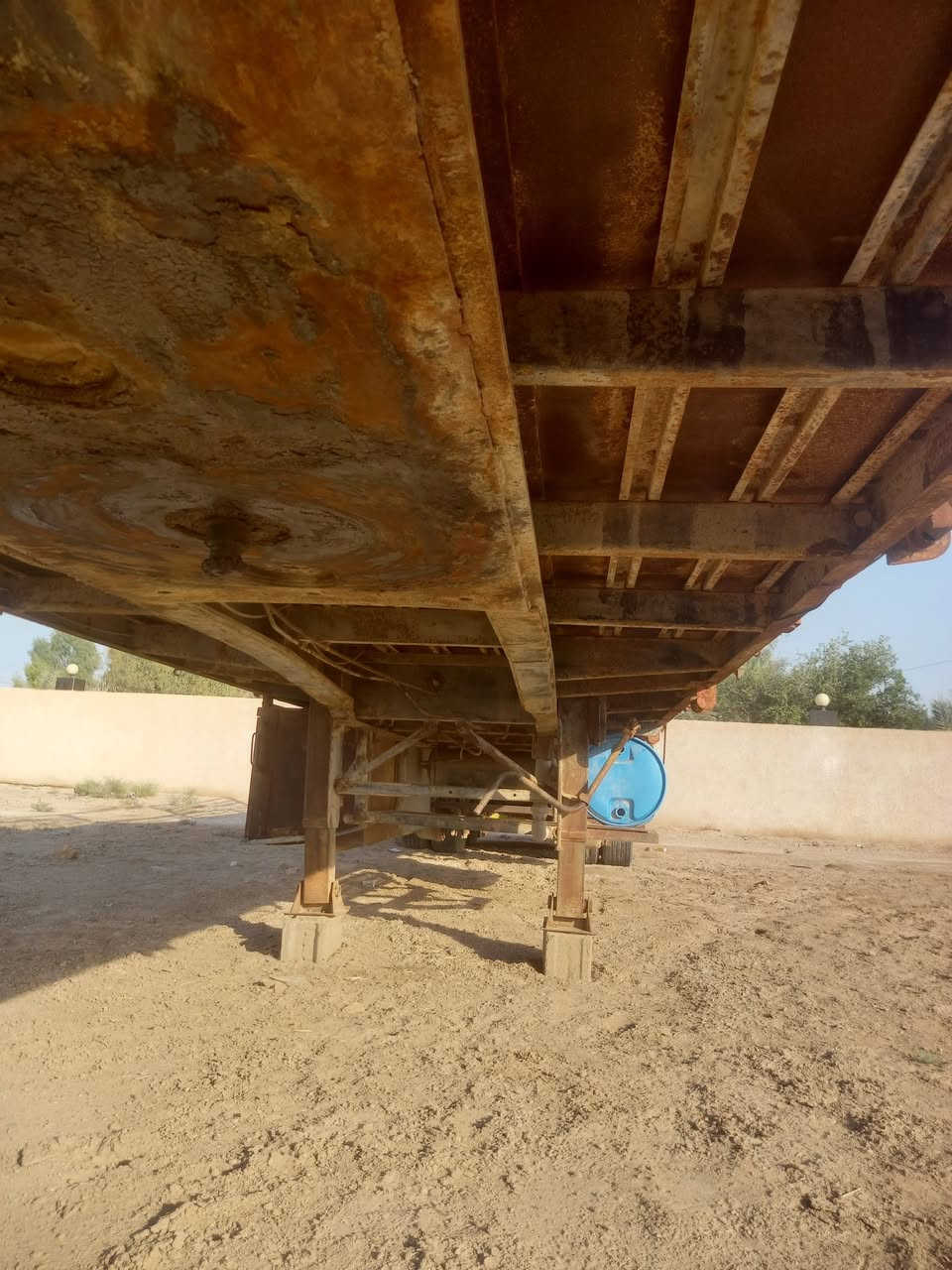 عربانه للبيع اوربيه محدده طول ١٣ و٦٠ ثلاث محاور دناكير ١٤ مربع الارضيه مفروشه بليت ابو ٣ السعر ٥٥ ورقه مكانه الرمادي للاستفسار الاتصال ***********  :  ***********
