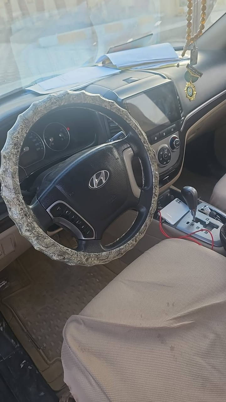 السلام عليكم
للبيع فقط 
سنتافيا موديل 2012 وارد خليجي 
محرك 4 سلندر 2400 
ضرر صفحة يمنى وراجعة بلادي 
رقم اربيل تحويل ثاني يوم بعد البيع 
شاشة تحكم ستيرن 
السيارة مكانها قضاء الصويرة 
السعر المطلوب 125 ورقة وبيها مجال 
مكلف بالنشر ‏‪***********‬‏ ابو يوسف
