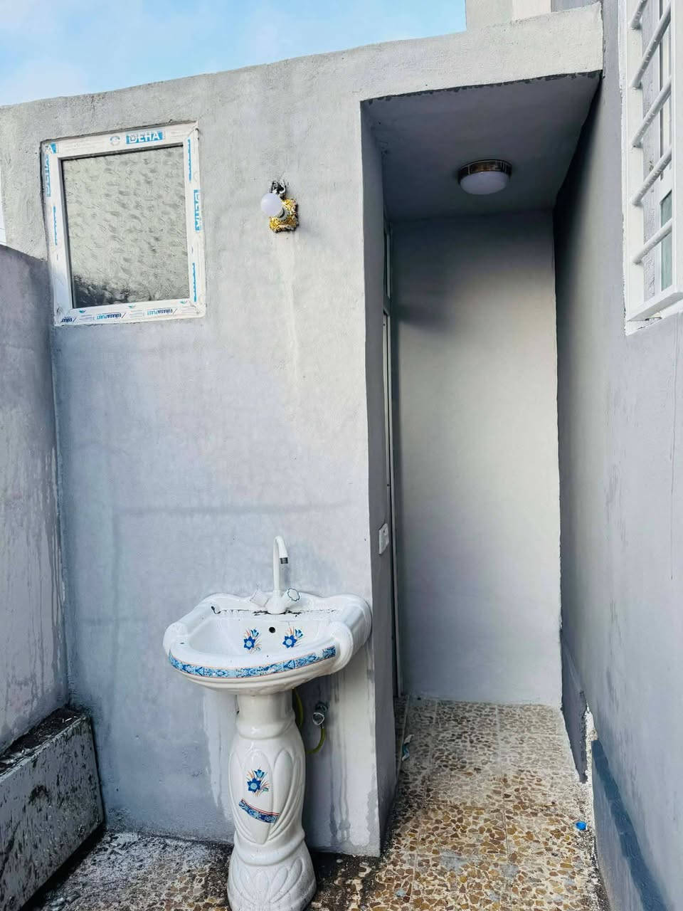 بيت للبيع المساحه 125متر طابق ونص حي الانتصار شارع 30خلف مدرسة المكارم البيت سند ملك صرف  طابو الزهور شرط التحويل البيت يحتوي علا 3 غرف هوم وهول وستغبال ومشتهلات.  السعر 65 وبي مجال  .الاستفسار اكثر الاتصال
*********** 
 ***********
