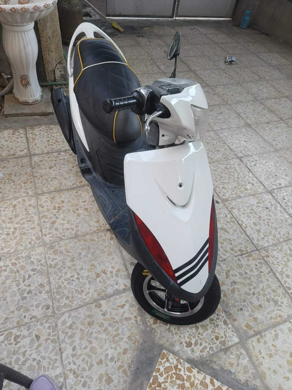 سلام عليكم
ماكس عدله للبيع 
الدراجه شلعه ومعدل 
كلجات رياضيه 
الوياله اسمهن عنكبوت اسأل على سعرهن وتعرفهن
بوشه 55 
الدراجه رياضيه تخبل 
وباقي التفاصيل ع لخاص 
مكاني كربلاء شارع الدره 
سعره 700 متوازي على بيعته 
وهذا رقمي ***********
متواجد واتساب ✨
