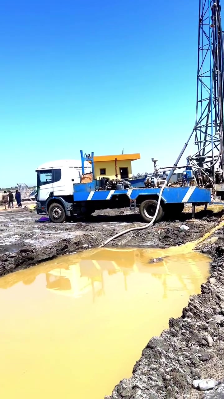 حفر الآبار يدوية والي حفر تعبيرات الشارع وتنصيب السيجات وتجفيف المنهولات نعمل في دواىر الحكومية ونعمل حفر في الشركات الاهليه ونعمل جميع المحافظات*********** بي واتساب ***********
