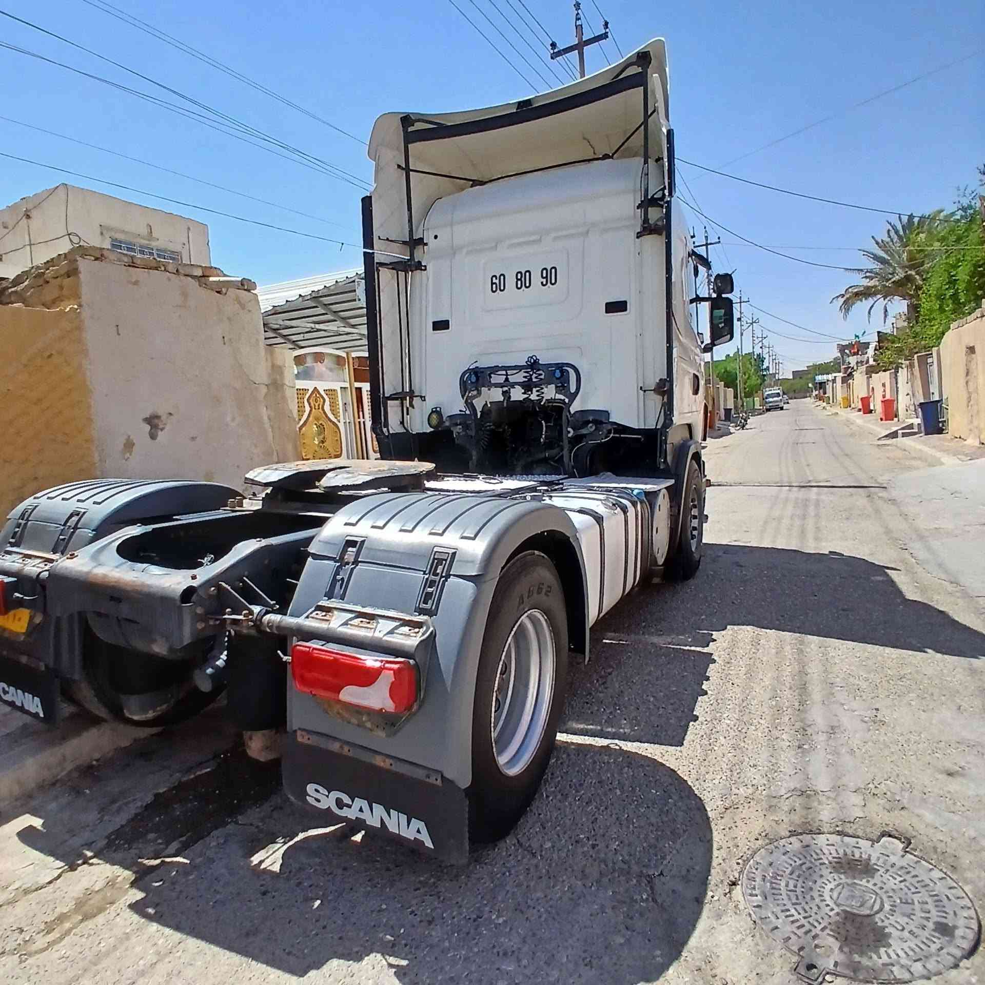السلام عليكم سكانيا 2012 مربوطة قلاب مكينة 420 گير  الف 3x3 كفالة عامة السعر 230 وبيها مجال  للأستفسار...***********
