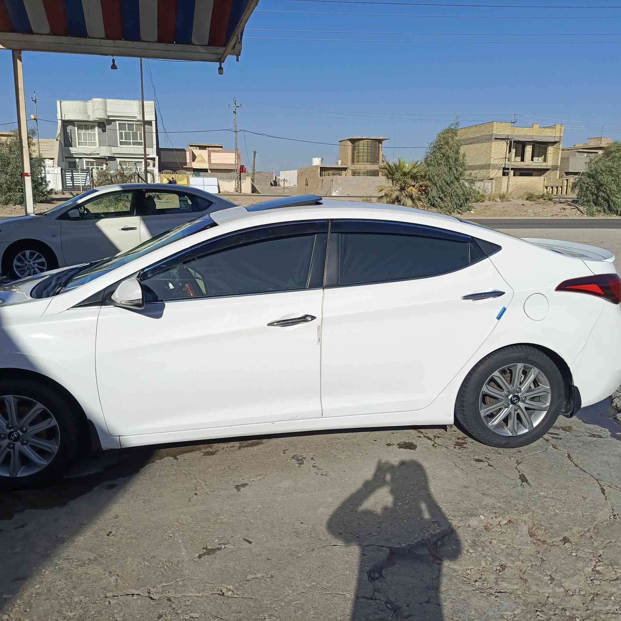 سلام عليكم الانترا خليجي 2015  
فول مواصفات كير ومحرك وحداديه كفاله تخم تاير جديد مال جناي جاهزه للخير مكينه 1800 ماشيه 120 الف رقم بغداد انكليزيي تحويل ثاني يوم
مواصفات السياره فتحه سلايت ،تحكم استرين ،اشاير بلمري شاشه ،كامره ،ويل كروم ،تبريد قطعتين
السونار مرفق مع الصور 
السعر 120 
الاتصال ***********
