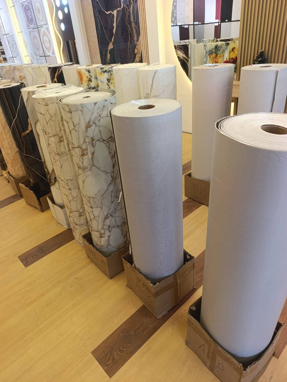 عمل سقوف ثانويه ديكورات شاشات سحبات جداريه تغليف جداري لواسق حدائق تحت الدرج تئسيس  كهرباء بوري سيمنز عمل بورد شحن سيارت الشحن عمل درجه اولى امانه لله ورسوله مكاني نجف ***********واتساب
