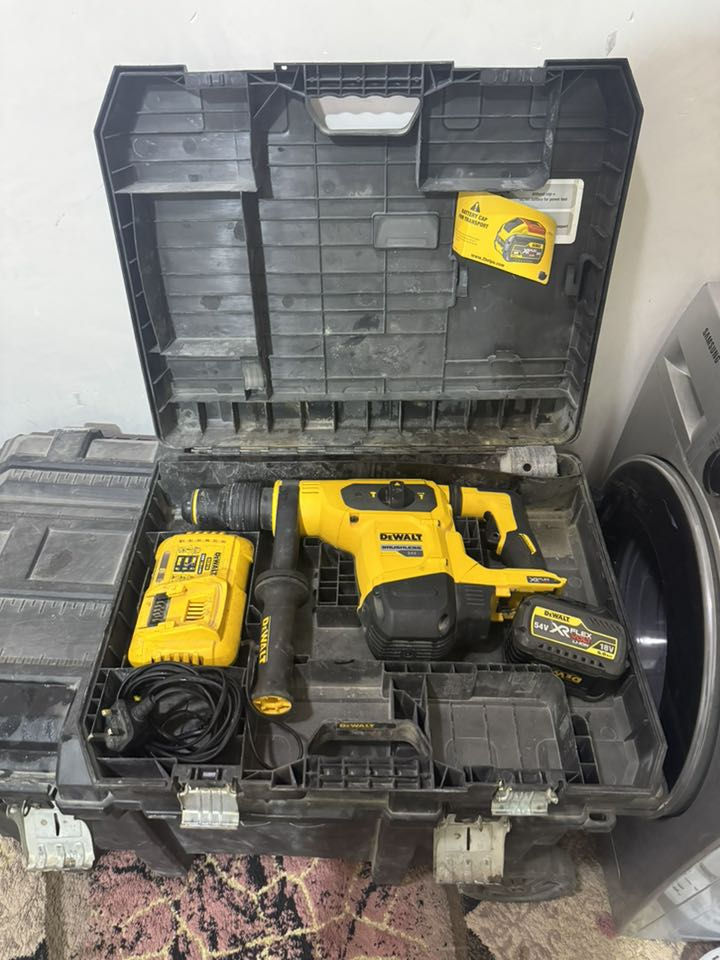 تحياتي للجميع 
دريل ديولت. همر. برينه ٥ شروح.  جهاز أخو الجديد. فقط بطاريه.  مستخدمه. هواي ما اعرف شكد لان مشتريه.  مستخدمه.  
السعر 500$


**إذا كنت صاحب هذا الإعلان وتريد حذفه لأي سبب، رجاءا أرسل رسالة إلى الدعم الفني**