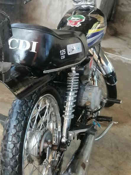 سلام عليكم دراجة رياضية للبيع كلك 👉 دراجه خير من لله فول كشن او تانكي كله جديد دبلات صلنصه جعره سعر 260 ✋👉.      غير متواجد *********** مكاني ابو صيدا
