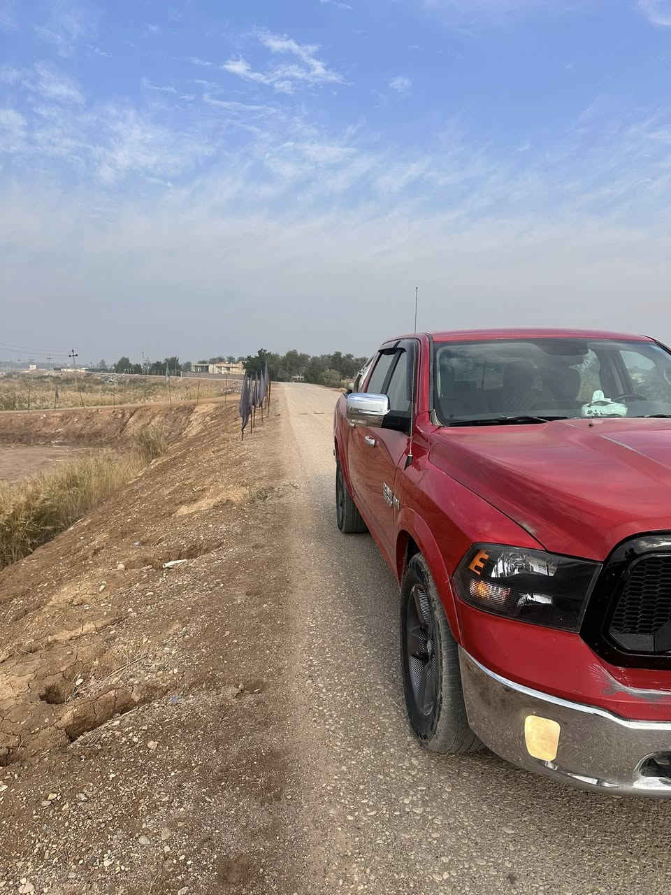 دوج رام موديل 2018 حادثه جاملغ وبنيد بدون دواخل فول عده الفتحه باب طويل وبدي قصير فور ويل محرك هيمي 5700 سياره جاهزه ماشيه 38 الف ميل رقم بصره   جديد بسمي سعره 190 وبيه مجال لتصال *********** مكاني ميسان
