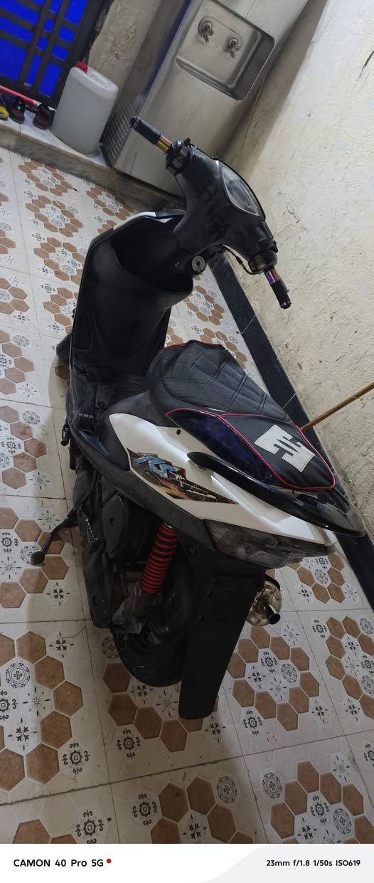 السلام عليكم ماكس عدله رقم واحد كلشي شغال بيهه اي نقص مابيهه اخوان ملاحضه الدراجه مفتوحه لا تراسل وتكلي مفتوحه لو لا انه ابيعك شرط النضافه اوكشي شغال بيهه عنون ناصريه مركز سعر 550 ***********
