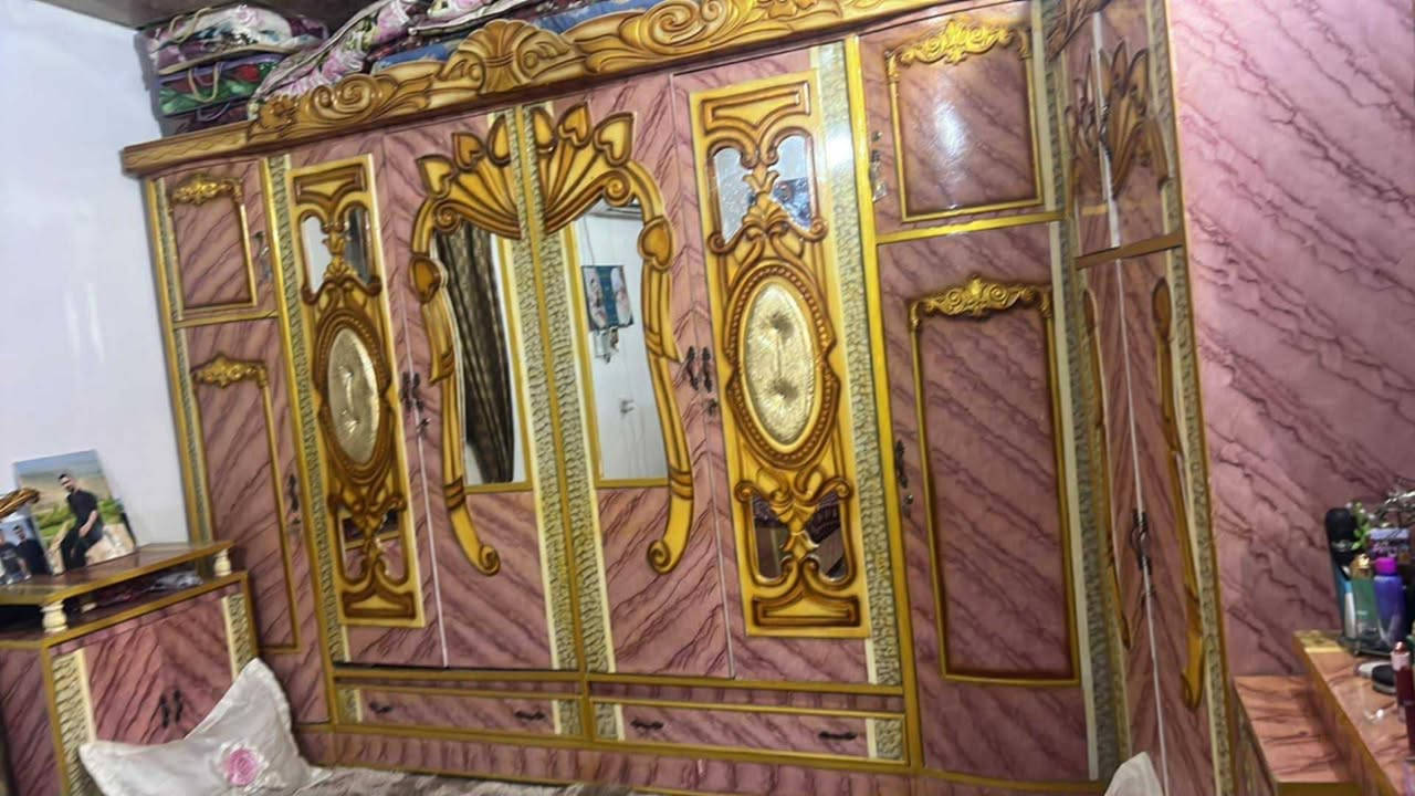 السلام عليكم ورحمة الله وبركاته شباب عندي غرفه كامله مكمله للبيع اي نقص مابيها عده البلفيديو صاج عراقي صبغها تركي السعر اتصل ودلل ***********
