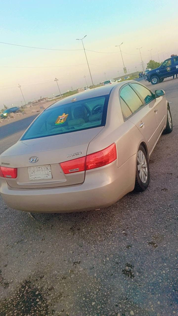 السلام عليكم سوناتا موديل 8 رقم بغداد مكينة 2400 مكينة وكير كفالة مصبوغة عام للجمالية ضربتهة باب سايق السيارة باسمي تحويل ثاني يوم السعر ب80 وبيهة مجال ما تصرف عليهة ولا ربع كلة شغال تبريد ثلج مكاني بابل المسيب ***********
