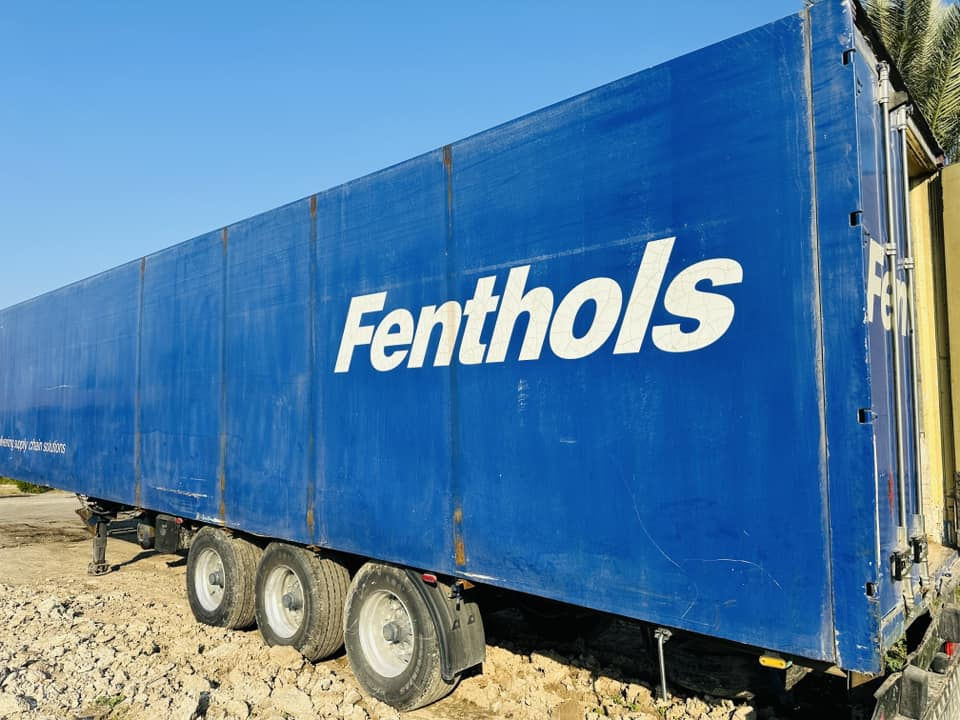 السلام وعليكم 
براد كوجل للبيع سمك 7محرك سيمكس شاشه غاز 134جاهز للشغل تخم تاير الاتصال 
***********
