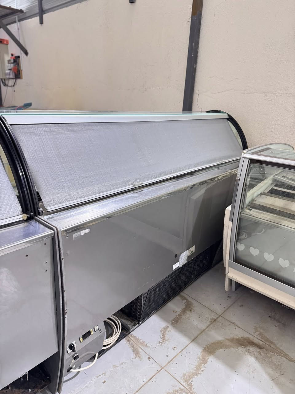 #معرض #الايطالي
عارضه lSA  ايزه ايطالي 🇮🇹
 16بلانك     220 سم
مستخدم قليل 
نضيفه جدآ 
كلشي بيه بلادي 
دبل كمبريسر 
سنكل فيز 
💫
السعر والتفاصيل مراسله الصفحه 
او الاتصال هـ  ***********
العنوان بصره  
#سيدحسين
