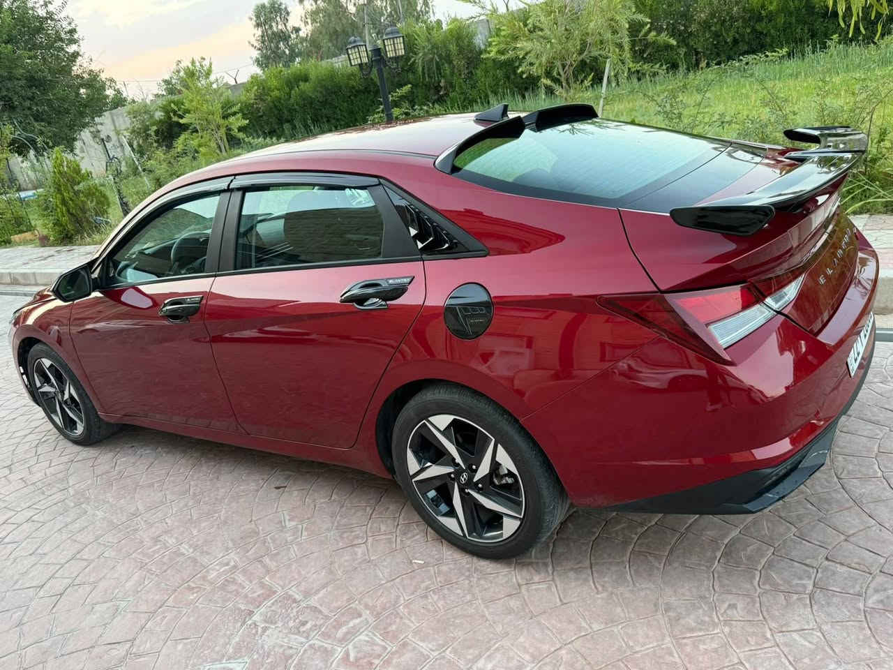 هيونداي النترا 2023 SEL
وارد أمريكي ( لون مميز ) 
المحرك: 2.0L) دوش 
* المواصفات
*  3 وضعيات قيادة
* رادار جانبي (نقطة عمياء)، رادار تحديد مسار، رادار مانع تصادم. مثبت سرعة سياقة ذاتية
* ويل حجم 17
* شاشة دجتل 
شاشة الوسط: لمس كبيرة تدعم آيفون واندرويد Wireless
التشغيل: بصمة تشغيل + بصمة أبواب + تشغيل عن بعد
التبريد: ثلج (قطعة وحدة) 
* حالة السيارة 
* الايرباجات: [سليمة / بالكامل] صور الحادث موجودة بال منشور
السيارة جاهزة من كل ناحية (رقم، أربيل تحويل ).

السيارة نظيفة جداً ومواصفات ال SEL بالشاشة
الدجتل مرغوبة جداً وشكلها مميز بالداخل.
سعر 163 💵
‏مكان السيارة موصل 
رقم ***********.  /.   ***********
