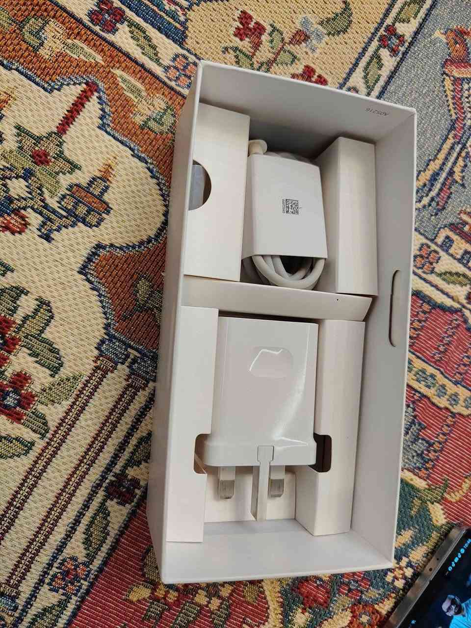 هونرx9aجهاز ما مفتوح برغي بي بي فطر بشاشه خارجي مو داخلي ذاكرة 256 فايف جي جهاز غراضه كارتون بعدهن وبي جامه كامره مكسورة جامه فقط مو كامرات مكاني بغداد الكاظمية اتصال فقط  ***********سعر 150
