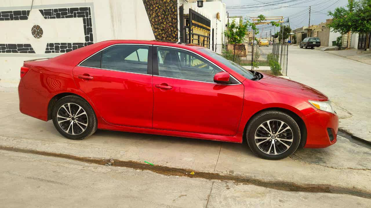 سياره كامري موديل 2012 فول مواصفات بصمه تنتا وارد امريكي ضرارها 4قطع  بدون دواخل رقمها السليمانيه  شرط التحويل السعر 125 وبيها مجال المكان بعقوبه الرحمه اتصل ***********
