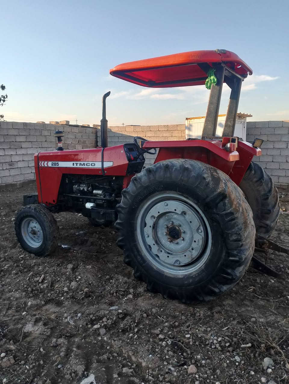 تركتر ايراني
موديل(2011)
مسجل رقم سليمانيه
تريد وكاله تريد تحويل السعر 66وبيها مجال
الاتصال ***********
