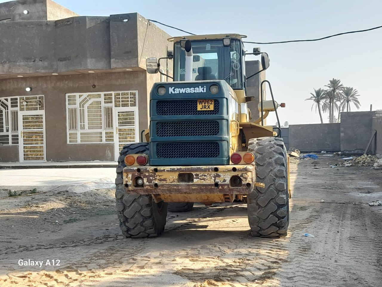 السلام عليكم ورحمة الله وبركاته 
شفل حجم 80موديل 2002مكفول
السعر التصال ***********
