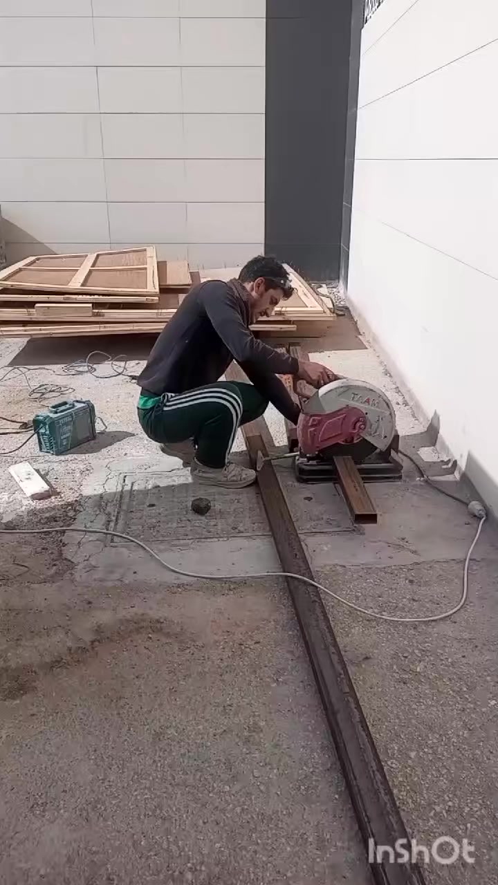 السلام عليكم ورشه السلطان المتنقله بخدمتكم لكافه العمال الفنيه ك الحداده والماء والكهرباء والمجاري وبنسب السعار
***********
***********
