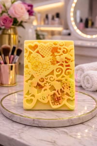 صابونة عسل وكركم • ترطيب عميق • لبشرة حساسة