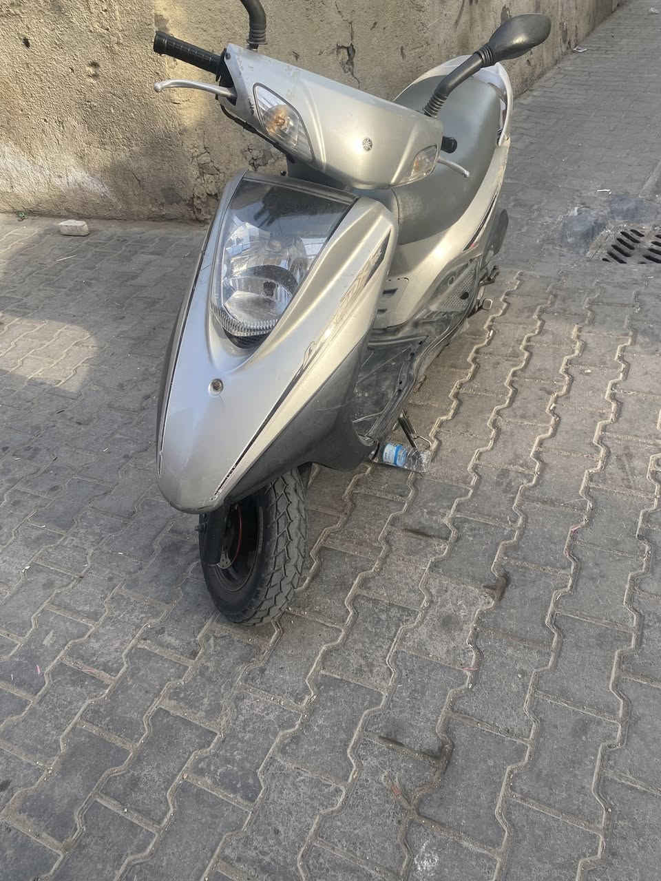 السلام عليكم 
بريز جديده شلعه ومعدل 
كفرات اصليه 
كلجات جديده كامله كلشي بيهه شغال 
٦٥٠ 
وهذه رقمي 
***********
