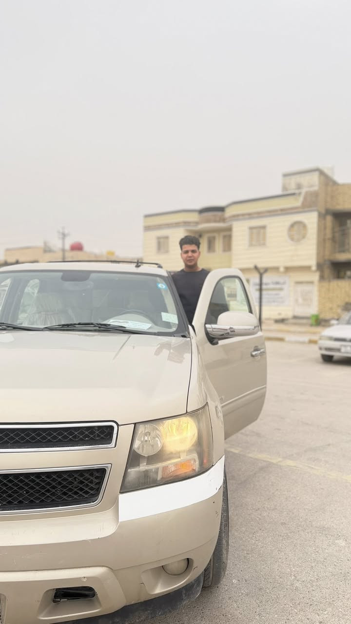 تاهو مديل 11 خليجي 
فئه sL سياره جاهزه من كلشي 
توني بدلت لايتاتهه 
حدايده جديده
مكينه جديده 
لسياره مرشوشه حزام بسبب لجراد 
بيهه ضربه طرف لجاملغ وشويه من لبنيد بدون دواخل 
السعر 190 وبي مجال 
***********
***********
