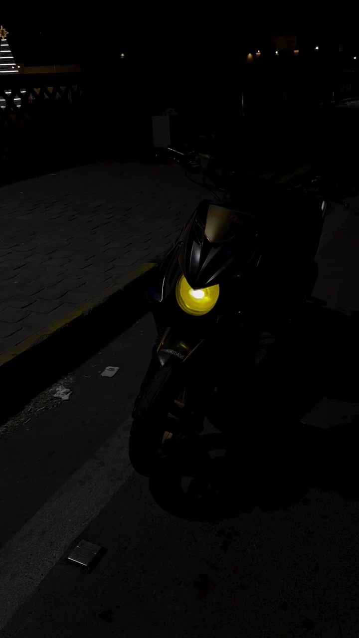 السلام عليكم جبلي البيع مزوده  مكينه برغير ماملعوب بيه الدراجه نكره سلف رايده مليون و 300 وبيه مجال بصيط مكان الدراجه كاظمية ***********
