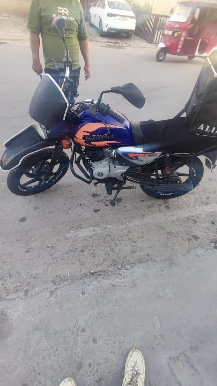 سلام عليكم دراجه بوكسر موديل 20نازل با21 دراجه نضيفها ومحرك خير من الله بوجهك الشارع دراجه مرقمه بغداد هيه بيها نقوصات خفيفه كلش كلش رايدها با مليون و900 وبيها مجال الطيبين رقمي ***********
