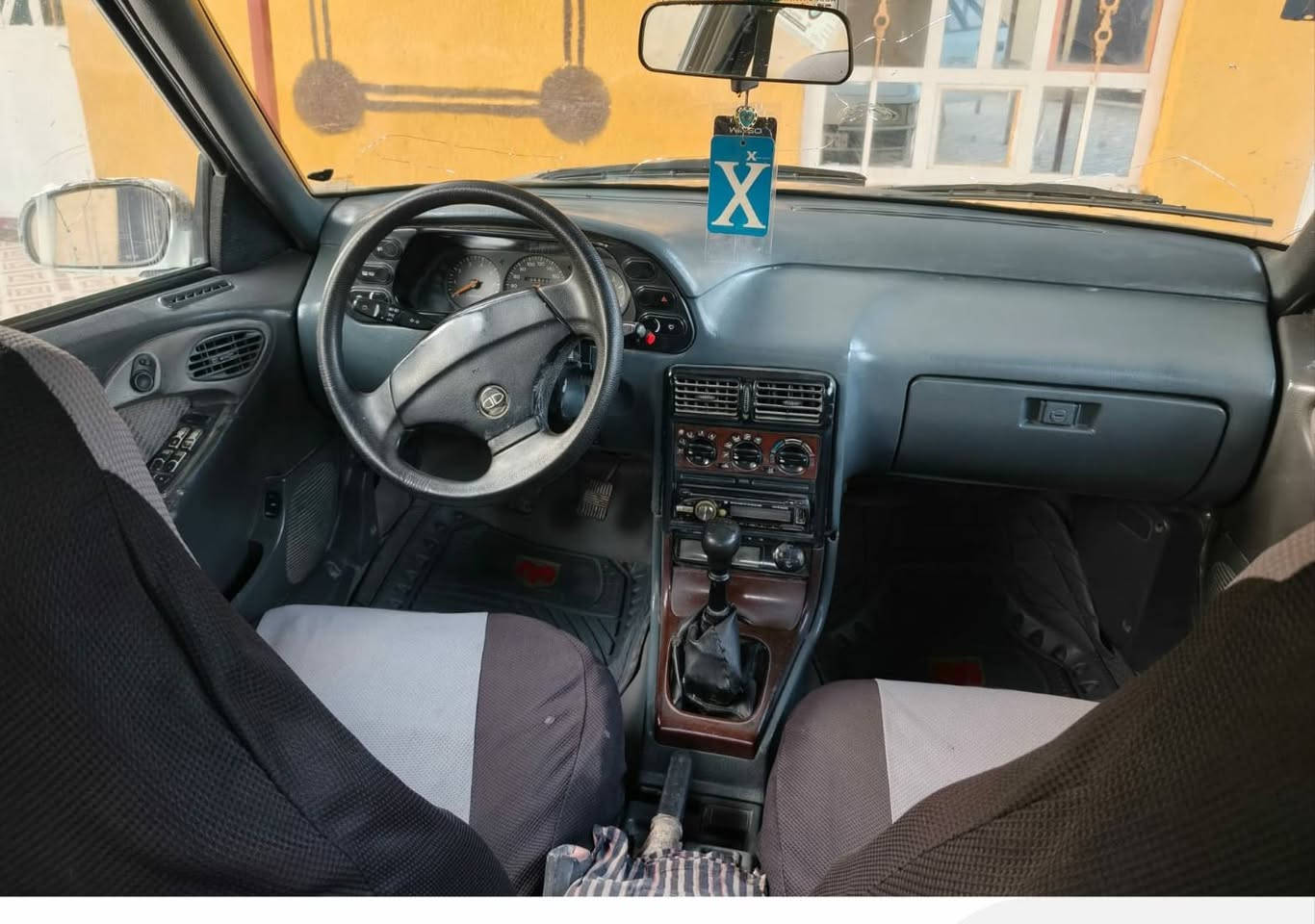 اسبرو موديل 96سنويه بأسمنه تنتهي2029رقم بغداد انكليزي محرك مسكر كير عادي جاهزه خير من الله مراوس بسيفيا نظيفه او بيع سعر 32مجال قليل 
***********
