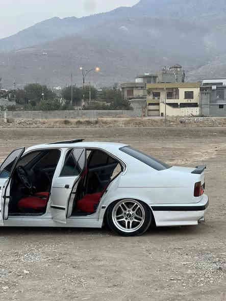 سه ره تا به ناوي خودا
ئه م bmw بؤ فرؤشتن 
سه ياره كه بيانوو بڕه هه موو گياني به شه رت
ئارم پلاستيك سلئماني به شه رتي ئارم و ئه وليات و غرامه
520گئر عادي مه شاءالله زؤر به قوه ته
ئه كسل قفل
سلايت
ته بريد ساردوو گه وم
ده بل په ره شووت
جام كاره با
ته بريد له مس
پئش و پشت m
ويل m لؤك
لايت ئه لقه و فانؤس
مه كينه ي هه لمي نيه به شه رتي گئر و مه كينه ي و موس و براوه 
بؤياخي نيه
چركه ي تيا نيه هه موو گياني ئيش ده كات
سعري ته نيا ٤٥وه ره قه
وه تس ئاپ و ڤايبر***********
