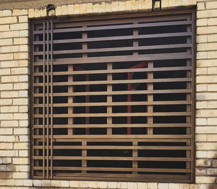 عمل تنضيف وصبغ الشبابيك بسعار مناسبة .  ‏ للتواصل الاتص  ‪***********‬‏ ‏‪‏‪***********‬‏
