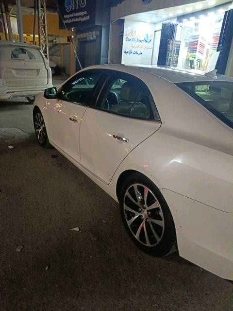 ماليبو خليجي موظيل 2016 LTZ اعلى فئة 
بيها منضومة غاز تعنل غاز بانزين 
كشن كهربائي سلايد روف حساس خلفي كامرة خلفية زراك لايت شاشة اعطال تبريد قطعتين