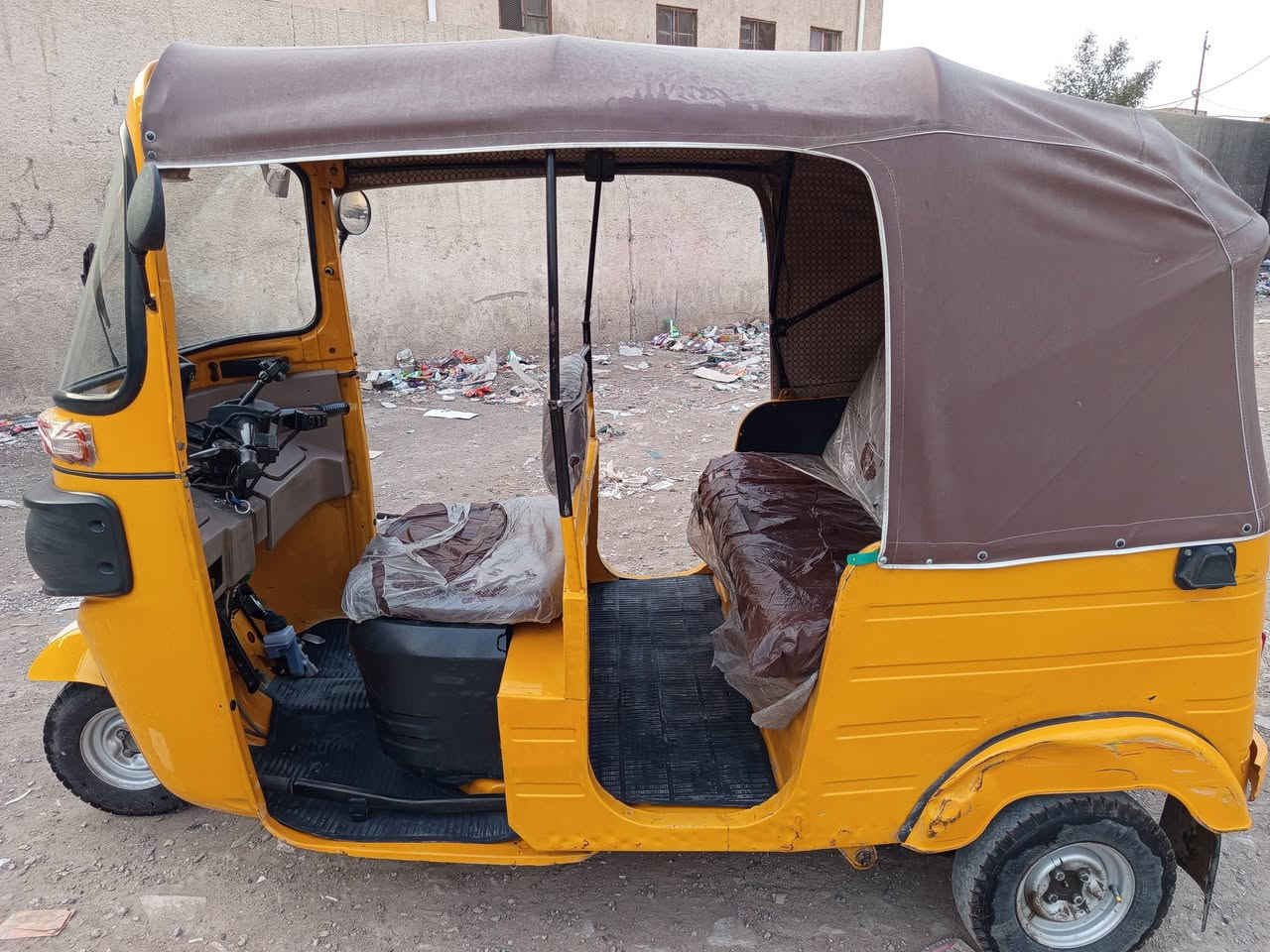 السلام عليكم 
تكتك للبيع باسمي تحويل مباشر 
مديل 2019 شهر 12
كفاله عامه بس بارد بل لغد
مكينه تخبل تكتك جاهزه كبل للشارع 
السعر  ٦ مليون وبيها مجال قليل 
***********
