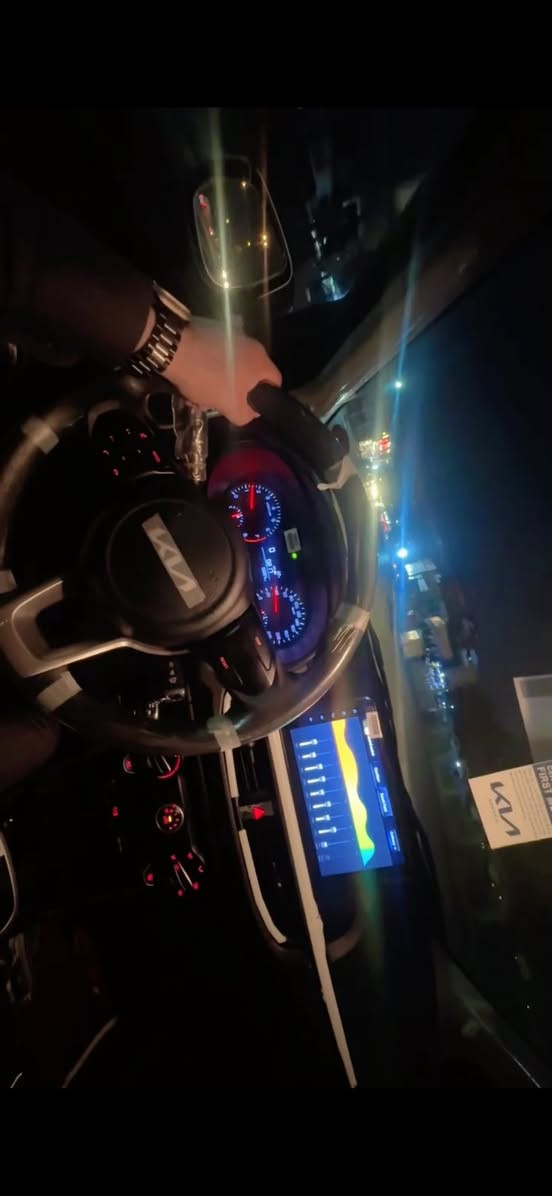 السلام عليكم
 
للبـيـع

 كيا بيكانتو 2023 خليجي  

كفالة عامة ماشية 15 الف كيلو فقط رقم اربيل الجديد 

مواصفات 

محرك DOCH المرغوب 4 سلندر   

تحكم ستيرن جهتين  

4 جام كهرباء 

بلوجكتر امامي

شاشة 

كامرة دوارة 

لد نهاري

ويل كب 

مانع انزلاق

 حساس اطارات

مري شفط

مري كهرباء 

سويج عدد 2 

‏AUX و USB

 بلوتوث وحاكية تليفون   

للاستفسار : ***********
