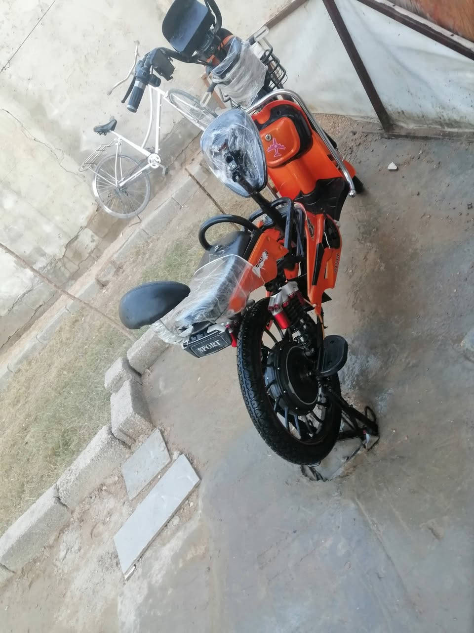 سلام عليكم باسكل شحن البيع او المراوس مكفول بطاريات جدد السعر خاص ***********
