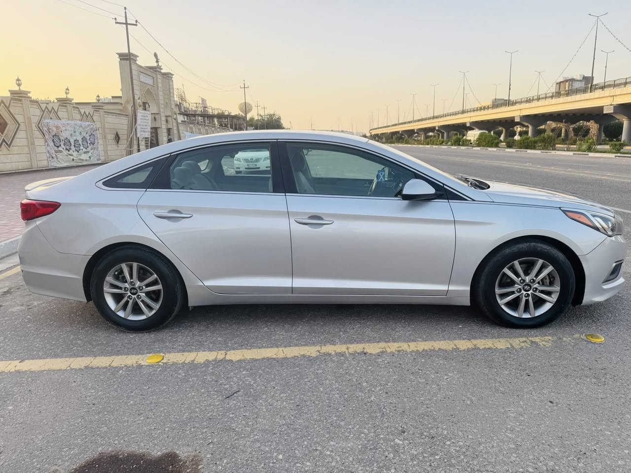 السلام عليكم سوناتا موديل 2016 امريكي حادث جاملغ خلفي بدون دواخل السعر 123 ورقه جديده سياره جاهزه مكينه وكير حداديه تخم تاير جديد تدفه تبريد  ماشيه 102mi 
مكان سياره كربلاء للاستفسار ***********
