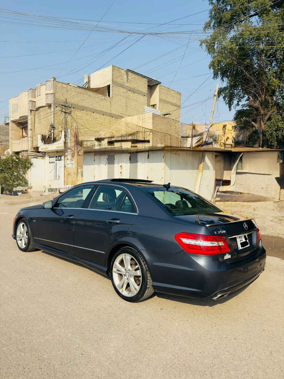 مرسيدس E350 
موديل 2012
وارد امريكي (كلين) 
مكينة 6 سلندر
4 matic
61mil
داخل اسود جلد 
بانوراما 
جنطة كهرباء 
كير ومكينة مكفول 
العنوان بغداد 
للأستفسار: ***********
