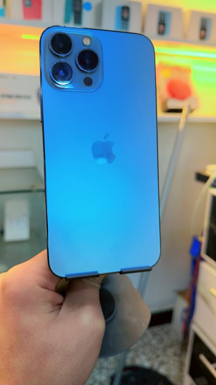 ايفون 13 برو ماكس نضافة 100‎%‎ بطارية 92 الذاكرة 256 السعر 680 قفل مامفتوح لجهاز ولا مصعد مكاني الحسينية رقم *********** توصيل لكافة المحافظات
