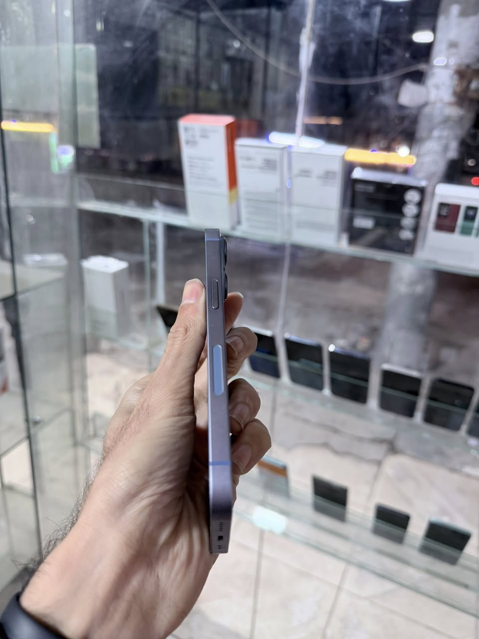 ئایفۆن ١٤ ڕەگی شین زاکیرەی ١٢٨ گێگا
مۆبایلەکە ئی سیمە هەتا بڵێی جوان و خاوێنە
کەپسە و زەمانی کۆمپیتەر و هەوا پاتری ٨٤ رە
نرخی ٣٢٠ دۆلارە ناونیشان هەولێر ، قەڵاتی نوێ
مۆبایلی هاوکار ژمارە مۆبایل ***********📲
