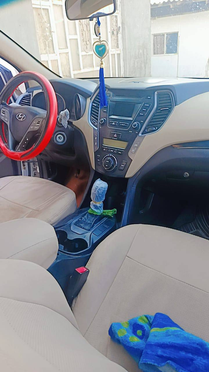 السلام عليكم 
هونداي سنتافي موديل 2014 
خليجي رقم بغداد سنوية جديدة باسمي مكفوله من الحادث ومكفولة من الصبغ او التبديل مواصفات كاملة ما عدى البصمة والبنراما 
مكينه V6 سلندر وكير وحداديه وتبريد مكفولات سياره جاهزة داخل بيجي العنوان واسط  الاستفسار الاتصال ع الرقم ‭***********
