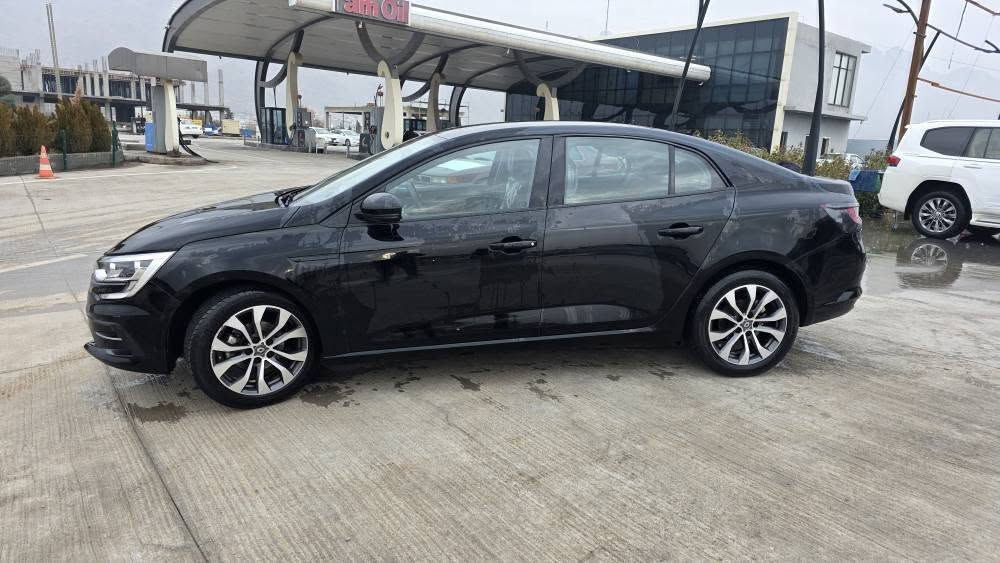 ڕینۆ مێگان 2023 مواسەفات 
بێ بۆیاخ ، بێ لێدران، بێ تەعدیل، شوخت. سفری شریکەی موهەندی هەولێرە.
سعر / 119 ورقە
۰۷٥۰۱٥۱٦۳۱۷ 
بزوێنەر: ١.٦ لیتر، ٤ پستۆن 
• گێڕ: ئۆتۆماتیک
• ڕۆیشتوو: [ 40]هەزار کم 
• ڕەنگ: ڕەشــــی قەتران
تایبەتمەندییە گرنگەکان:
•خەلیجی سفری شەریکەی موهەنەد
• شاشەی گەورەی لەمس (Touch Screen)
• کامێرای دواوە و حەساسی دواوەی.
• لایتەکانی LED ڕۆژ و لایتی تەم
• کوشنەکان: جەلد
• سیستەمی جێگیرکردنی خێرایی (Cruise Control)
• سوکان ڤۆلیۆم و بلوتووس (Bluetooth)
• جامەکان و ئاوێنەکان کارەبایین
•سندوق کارەبایی
ویل کەپی بیلادی شریکە
سوکان ڤۆلیۆم ،تحدید سورعە، دبڵ گێر. 

دۆخی ئۆتۆمبێلەکە:
• ئۆتۆمبێلەکە زۆر پاکە و وەکو نوێ وایە ، سفری شریکەی کوردستانە.
• بێ بۆیاخ و بێ لێدران
• هەموو کارەباییات و مەکینە و گێڕی بە شەرتە
•سەنەوی و ژینگە و ڕێگاوبانی تازەیە تا ٢٠٢٩ 
•بەشەرتی تەحویل و غەرامە و وەکالەت
• شوێن: ڕانیە
•
ژمارەی خاوەنی 
 ۰۷٥۰۱٥۱٦۳۱۷

سعری 119 وەرەقە و مەجالێکی کەم رانية, السليمانية


**إذا كنت صاحب هذا الإعلان وتريد حذفه لأي سبب، رجاءا أرسل رسالة إلى الدعم الفني**