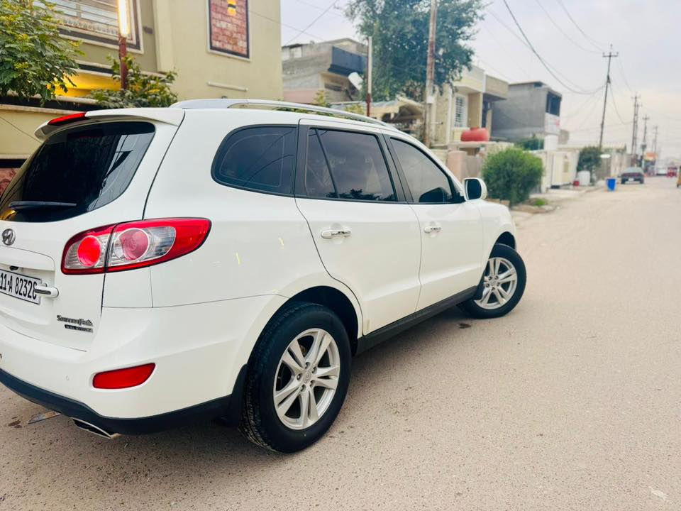 سنتافيا خليجي  ٢٠١٠ رقم بغداد انكليزي باسمي 
مكينة ٦ سلندر ٣٥٠٠
فتحة حساسات تحكم مري شفط 
٧ راكب تبريد ٣ قطع 
ماشية ١٢٩ الف 
بلادية و كفالة عامة 
السعر ١٦٠ قابل للتفاوض
بغداد المحمودية
رقم الهاتف ***********
