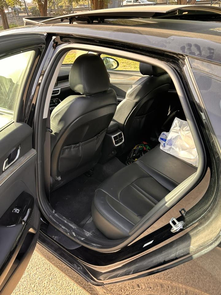 السلام عليكم
K5   EX للبيع 
ماشية 11 ميل 
فول مواصفات 
بصمات عدد 2 
1.6 T 

والحادث مثل مموضح بالصورة 
السيارة داخلة بكتاب شهداء والوكالة بأسمي  
للاستفسار على الرقم
***********
