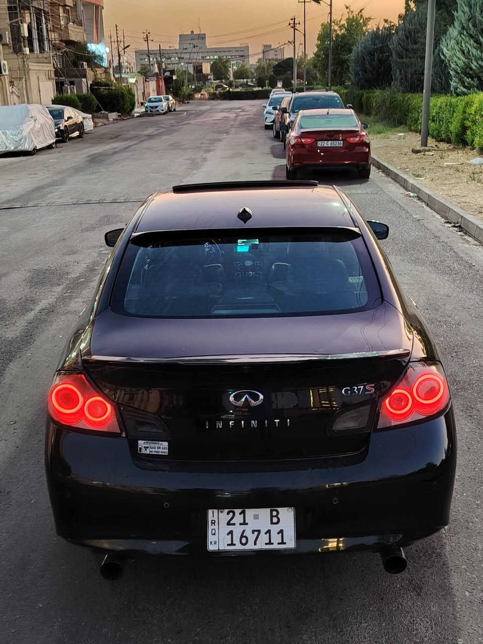 مساء الخير عليكم 
انفينيتي 2009 G37  اصل S 
السعر 105 وبيها مجال مكاني اربيل
***********
